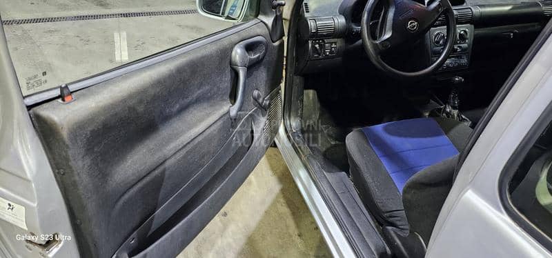 Opel Corsa B 1.0
