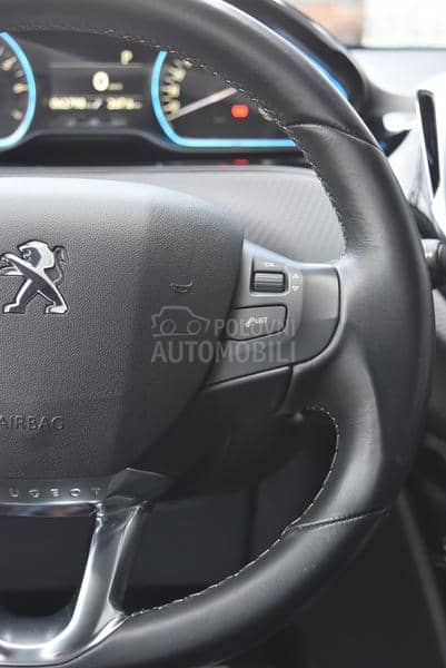 Peugeot 2008 1.2 Allure AT