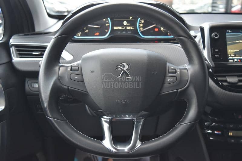 Peugeot 2008 1.2 Allure AT