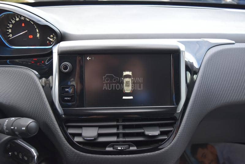 Peugeot 2008 1.2 Allure AT