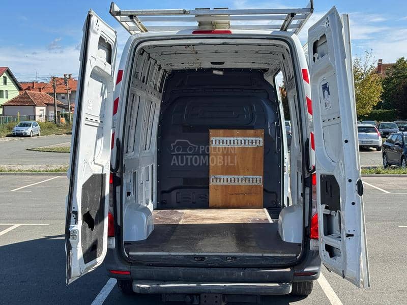 Mercedes Benz Sprinter 311
