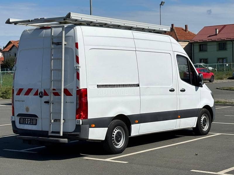 Mercedes Benz Sprinter 311