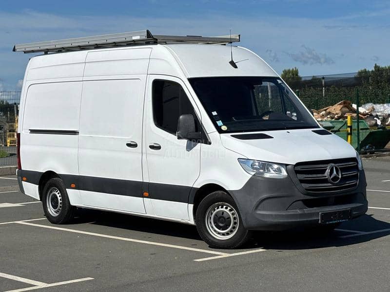 Mercedes Benz Sprinter 311
