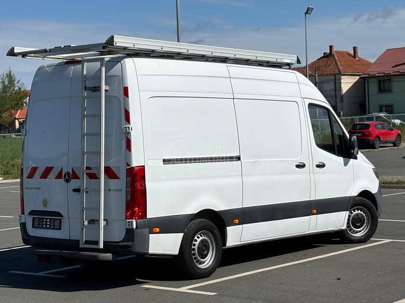 Mercedes Benz Sprinter 311