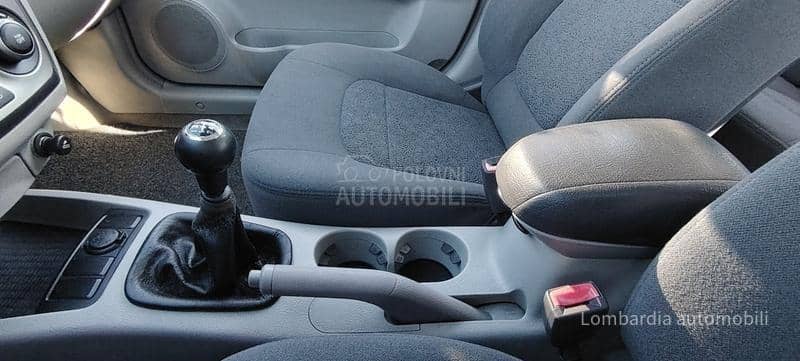 Kia Cerato 1.6 LX TNG