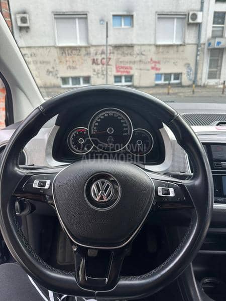 Volkswagen up! 