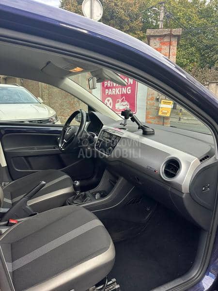 Volkswagen up! 