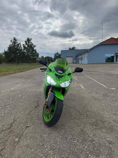 Kawasaki ZX6R 636