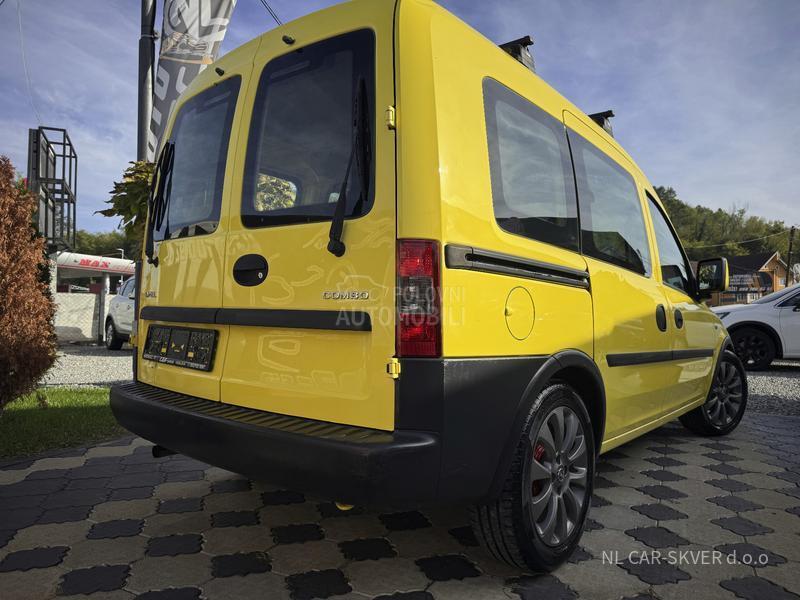 Opel Combo 1.4B COSMO