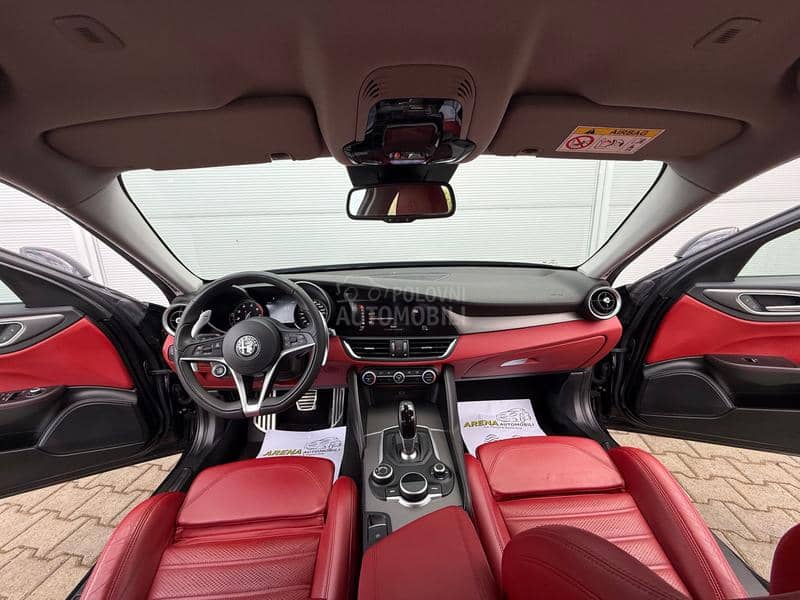 Alfa Romeo Giulia 2.0 TURBO/VELOCE/AUT