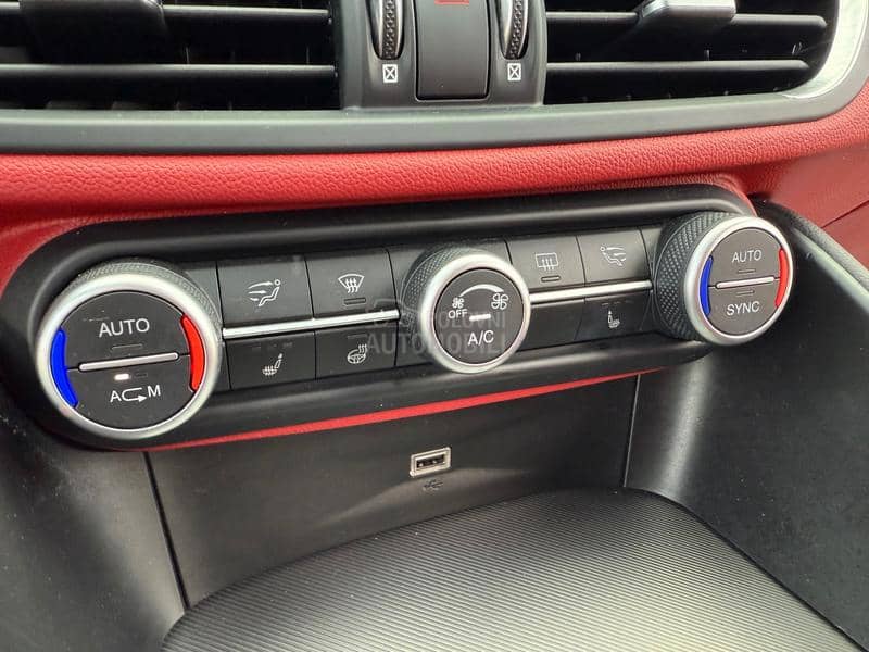 Alfa Romeo Giulia 2.0 TURBO/VELOCE/AUT