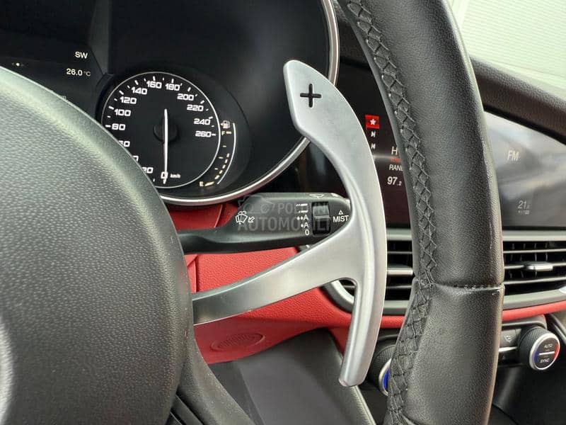 Alfa Romeo Giulia 2.0 TURBO/VELOCE/AUT