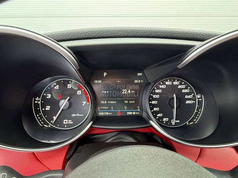 Alfa Romeo Giulia 2.0 TURBO/VELOCE/AUT