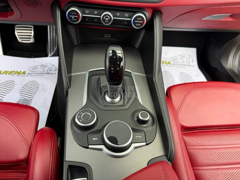 Alfa Romeo Giulia 2.0 TURBO/VELOCE/AUT