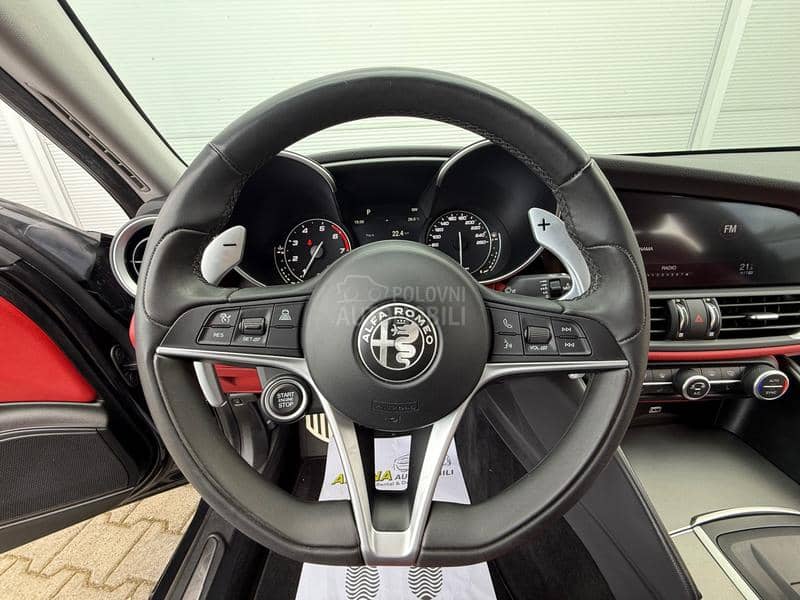 Alfa Romeo Giulia 2.0 TURBO/VELOCE/AUT