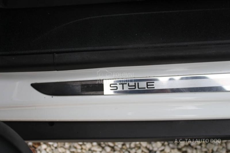 Peugeot 2008 1.6 HDI STYLE