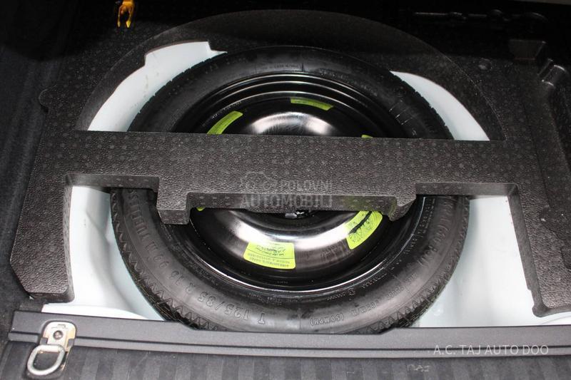 Peugeot 2008 1.6 HDI STYLE