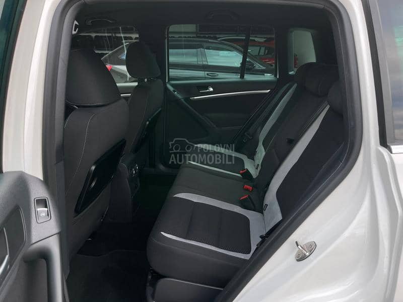 Volkswagen Tiguan R-LINE 4x4 DSG CH