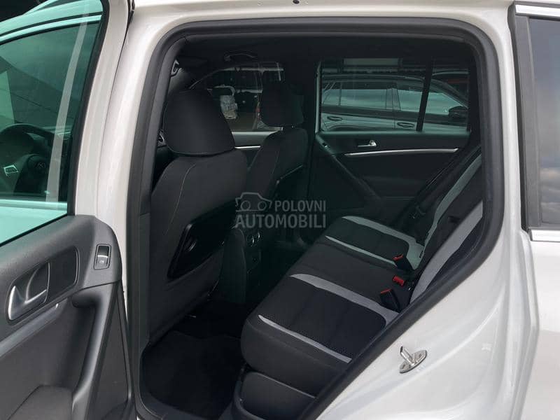 Volkswagen Tiguan R-LINE 4x4 DSG CH
