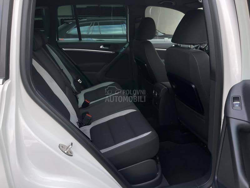Volkswagen Tiguan R-LINE 4x4 DSG CH