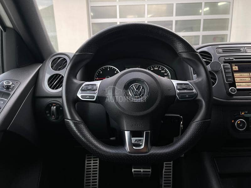 Volkswagen Tiguan R-LINE 4x4 DSG CH
