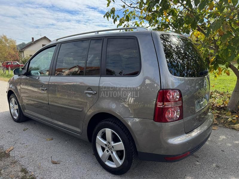 Volkswagen Touran 2.0 TDI DSG CH