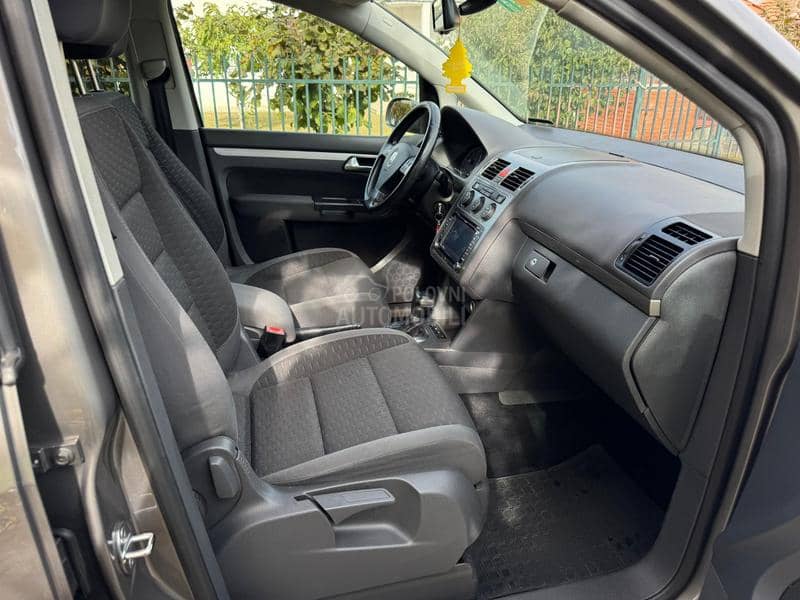 Volkswagen Touran 2.0 TDI DSG CH