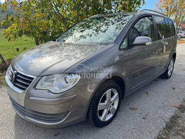 Volkswagen Touran 2.0 TDI DSG CH
