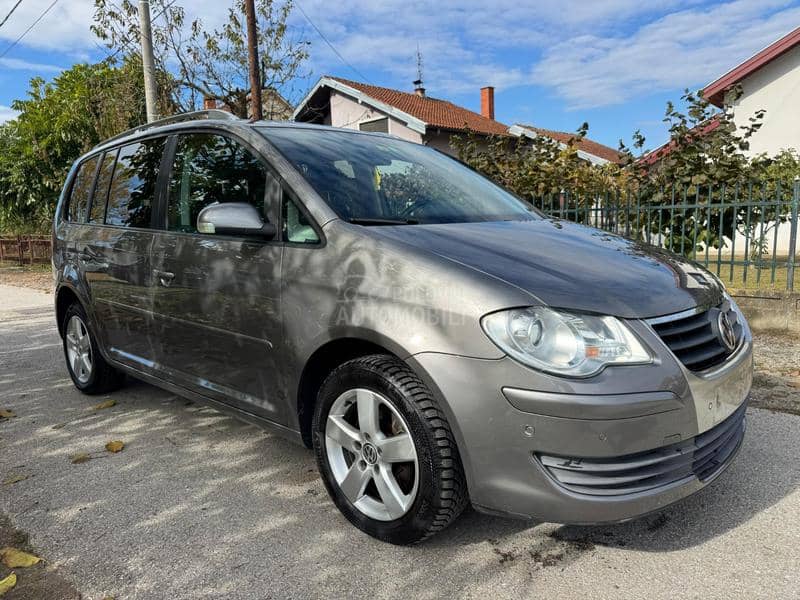 Volkswagen Touran 2.0 TDI DSG CH