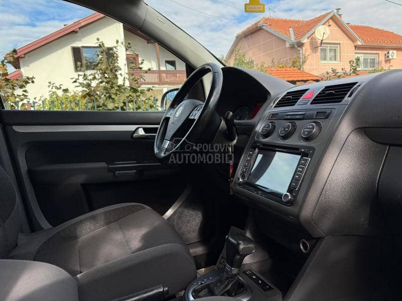 Volkswagen Touran 2.0 TDI DSG CH