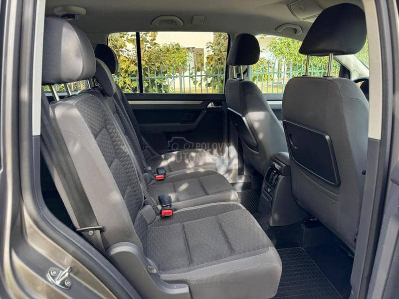 Volkswagen Touran 2.0 TDI DSG CH