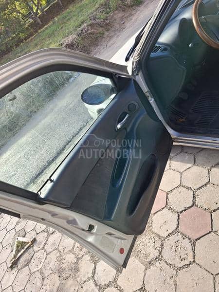 Alfa Romeo 156 