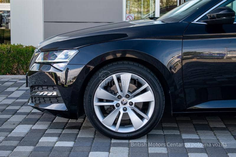 Škoda Superb 2.0 TDI DSG 4X4 Škoda Superb 2.0 TDI DSG 4X4