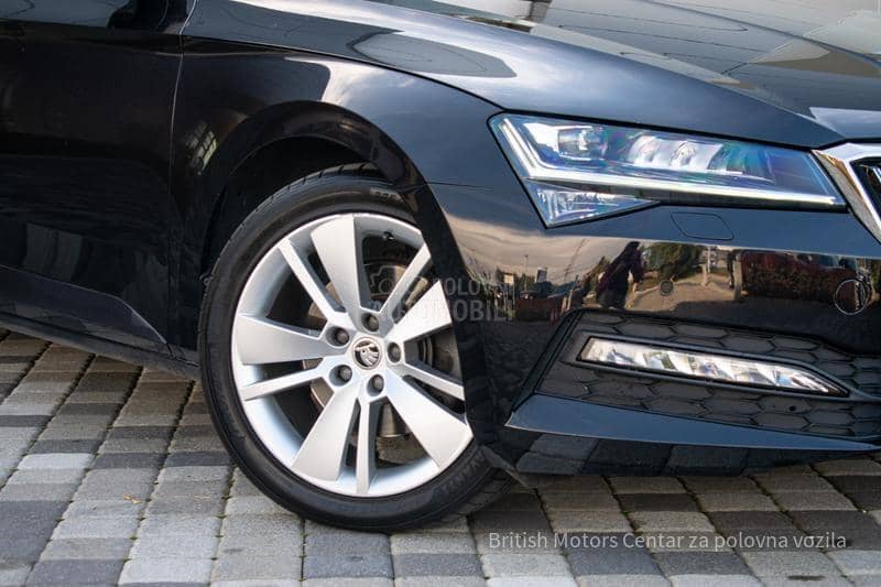 Škoda Superb 2.0 TDI DSG 4X4 Škoda Superb 2.0 TDI DSG 4X4
