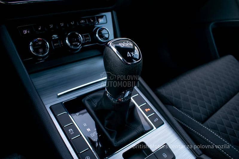 Škoda Superb 2.0 TDI DSG 4X4 Škoda Superb 2.0 TDI DSG 4X4