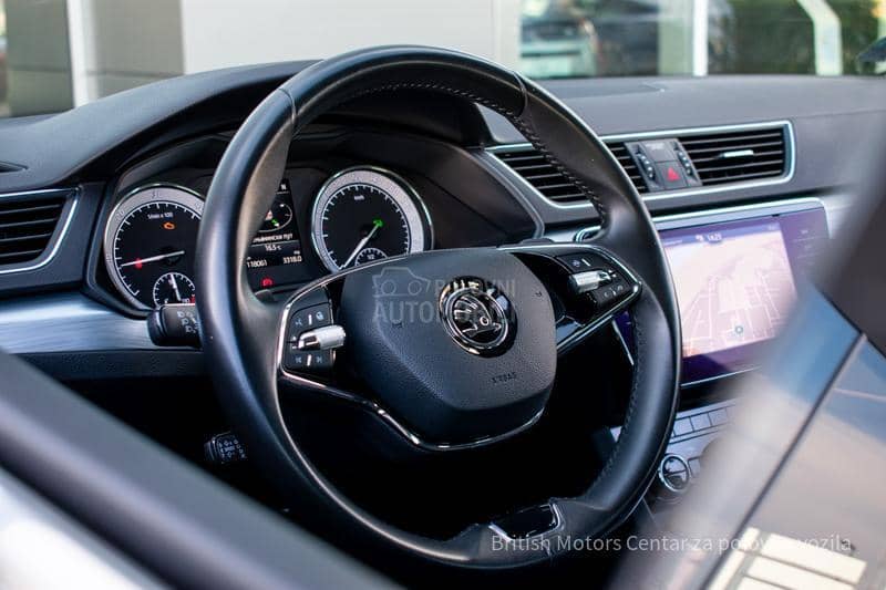 Škoda Superb 2.0 TDI DSG 4X4 Škoda Superb 2.0 TDI DSG 4X4