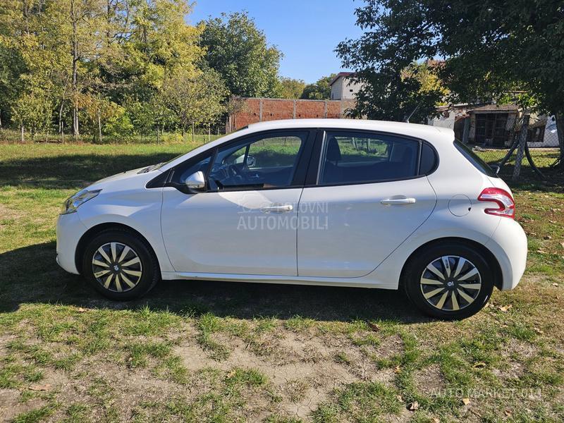 Peugeot 208 1.4 hdi  GT line