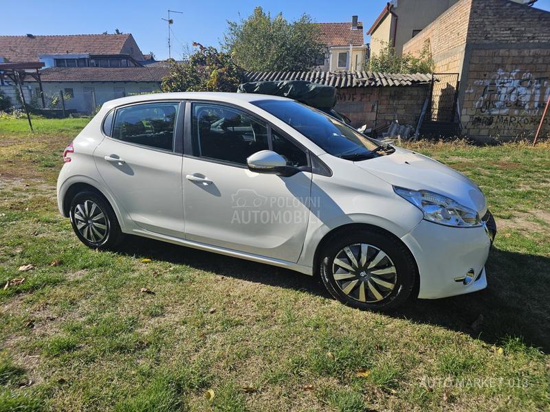 Peugeot 208 1.4 hdi  GT line