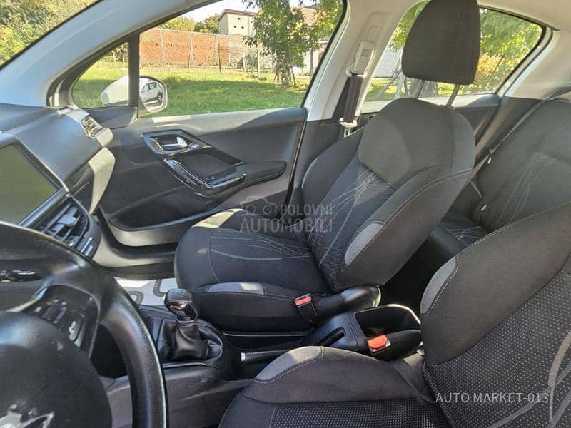 Peugeot 208 1.4 hdi  GT line
