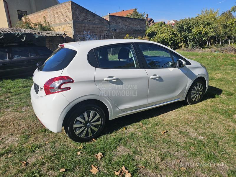 Peugeot 208 1.4 hdi  GT line