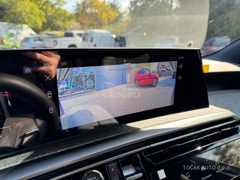 Peugeot 3008 HY Business 136