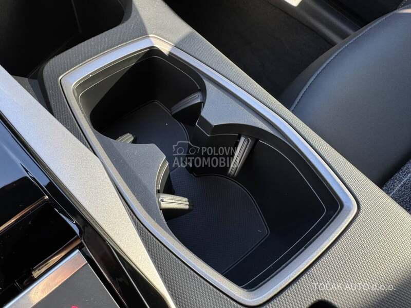 Peugeot 3008 HY Business 136