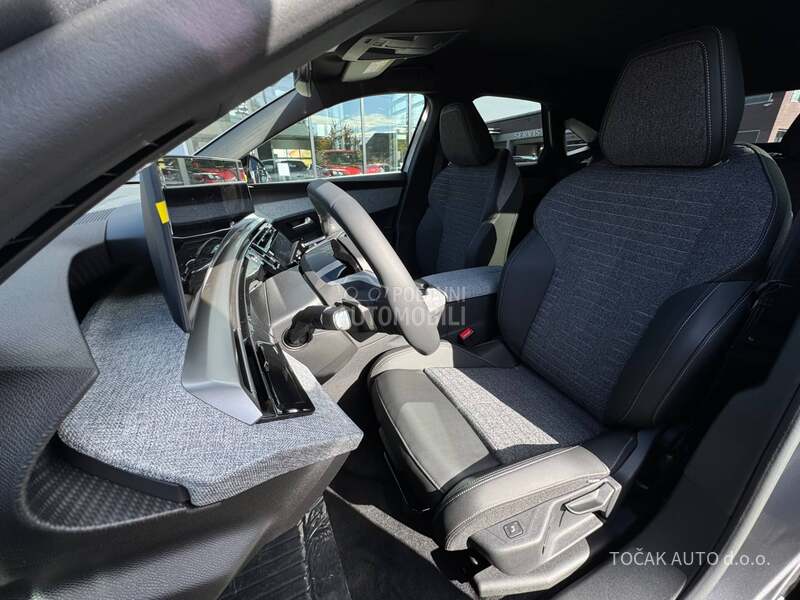 Peugeot 3008 HY Business 136