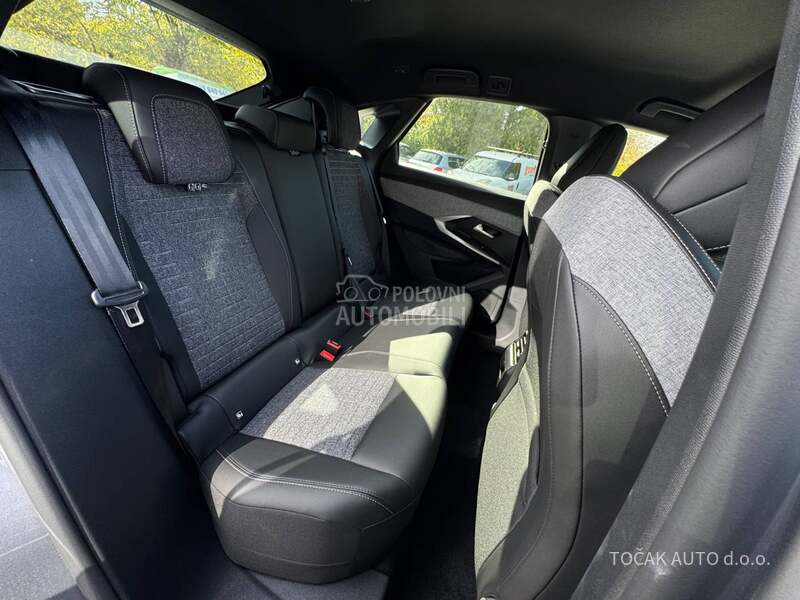 Peugeot 3008 HY Business 136