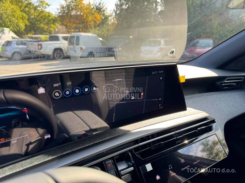 Peugeot 3008 HY Business 136