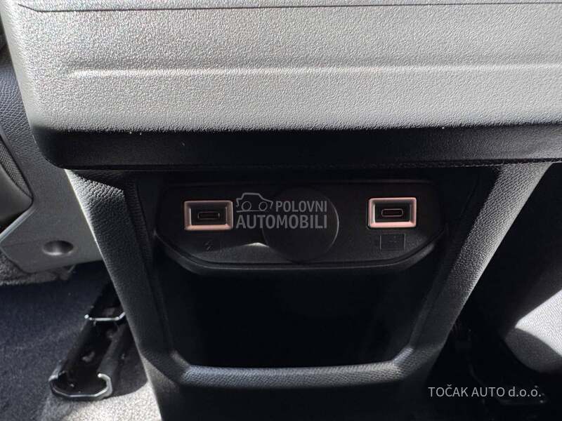 Peugeot 3008 HY Business 136