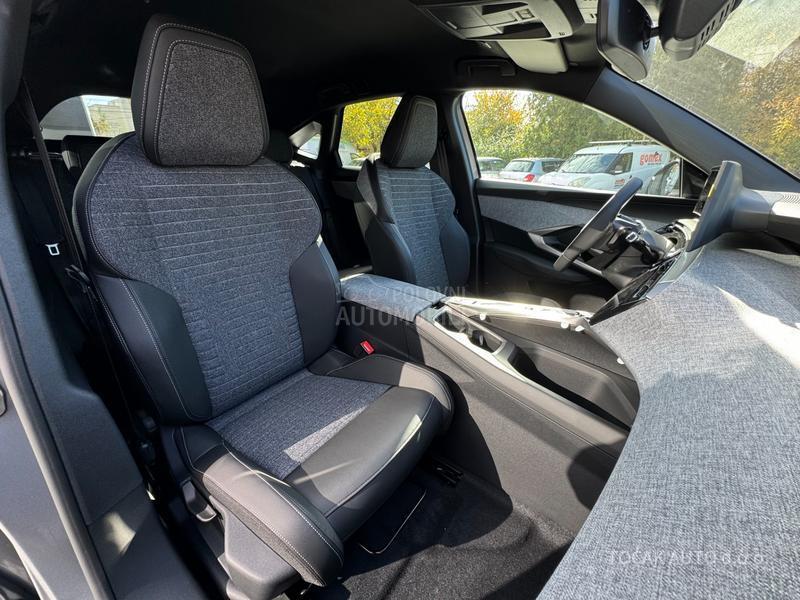 Peugeot 3008 HY Business 136