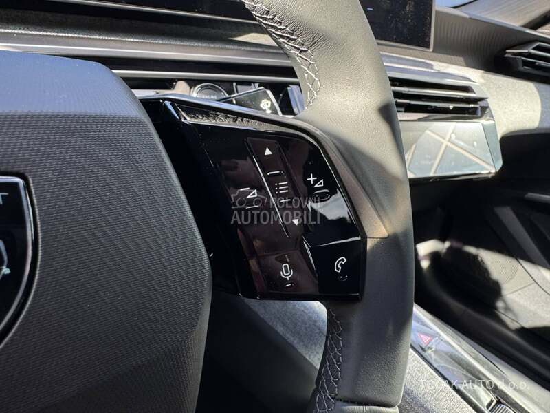 Peugeot 3008 HY Business 136