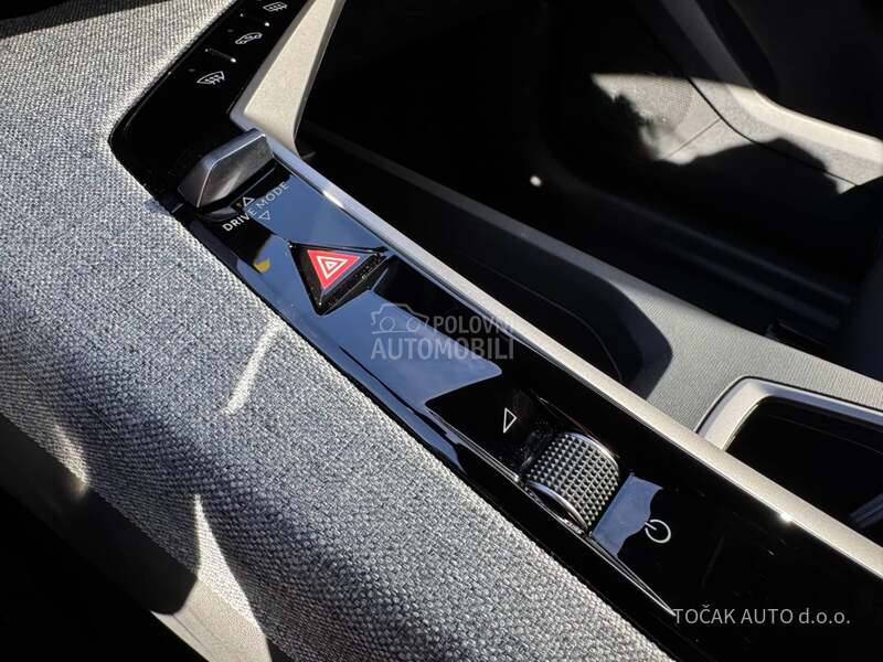 Peugeot 3008 HY Business 136