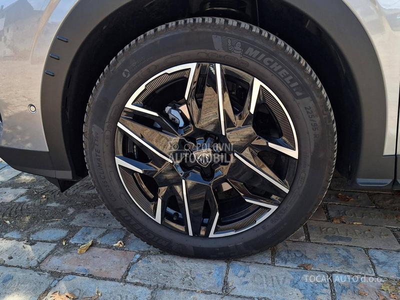Peugeot 3008 HY Business 136